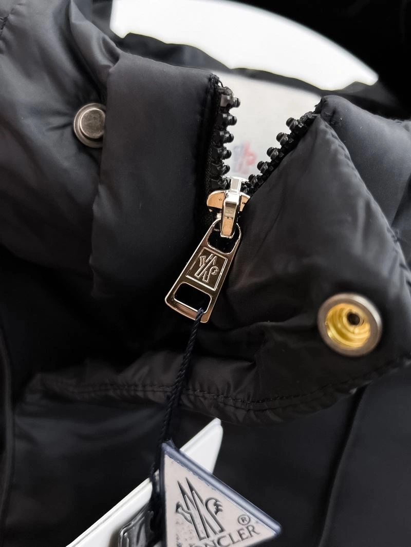Moncler Down Jackets Breathable 144331