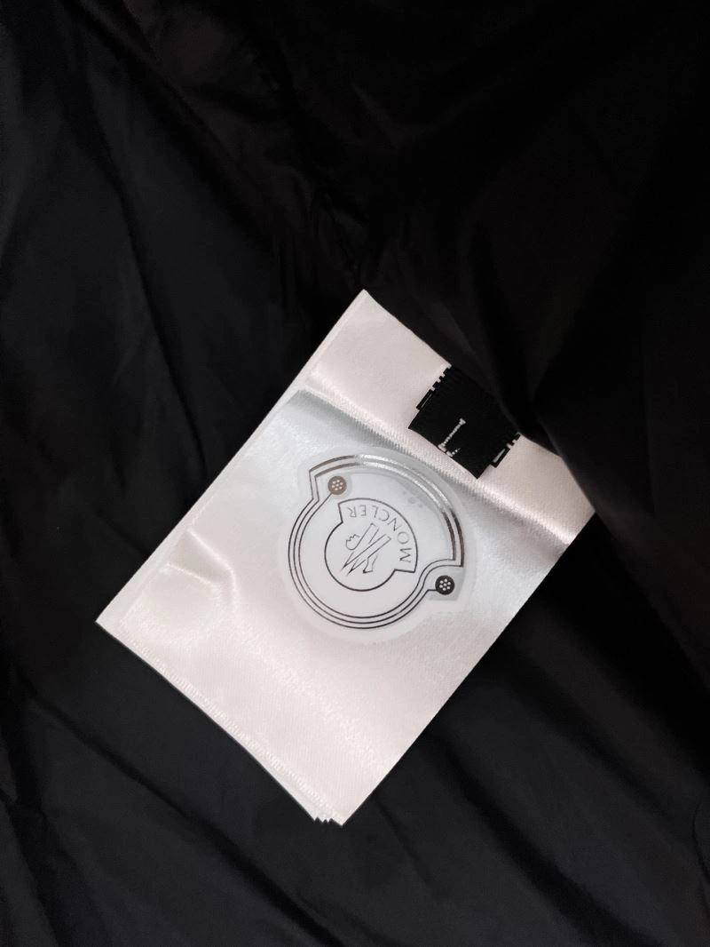 Moncler Down Jackets Breathable 144331