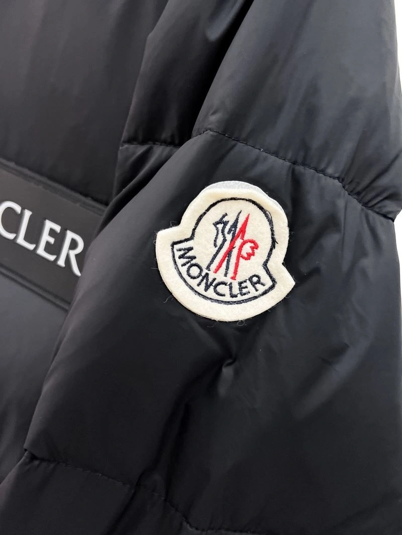 Moncler Down Jackets Breathable 144331