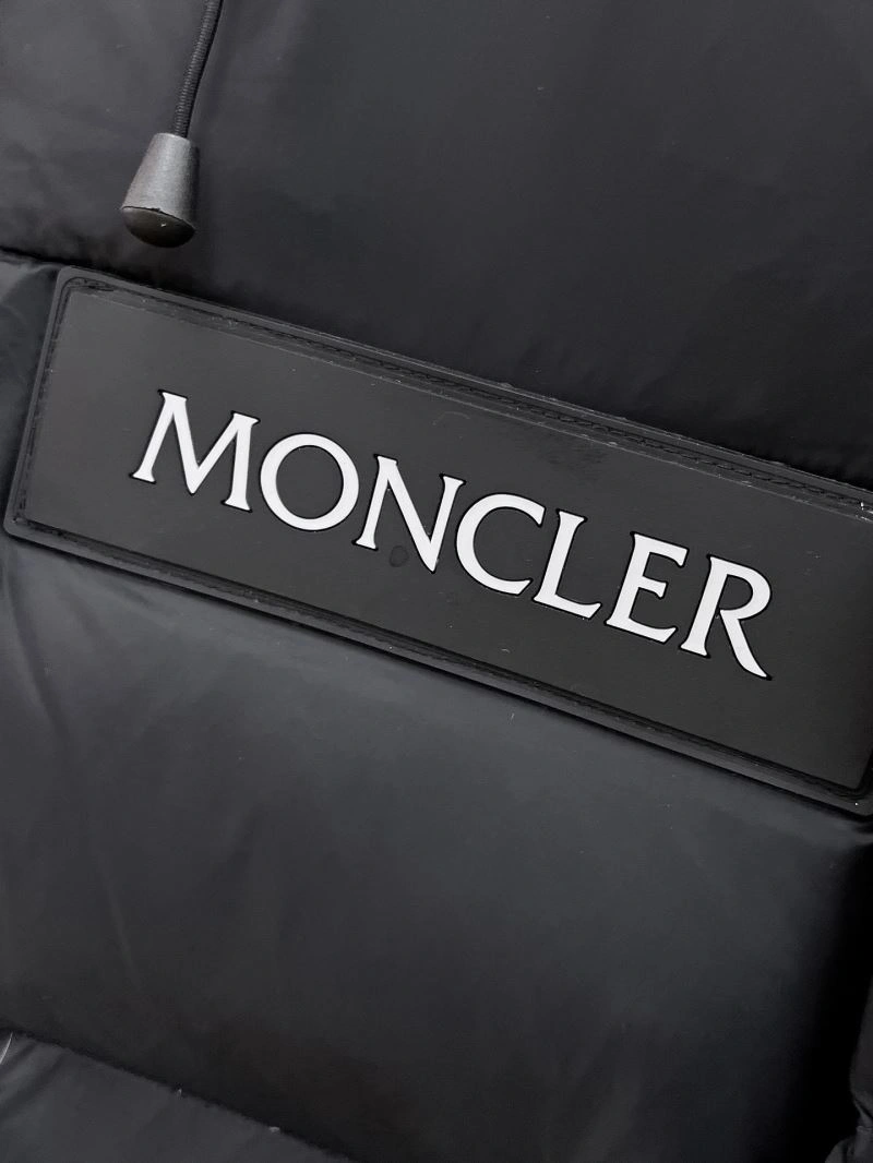Moncler Down Jackets Breathable 144331