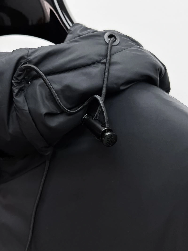 Moncler Down Jackets Breathable 144331