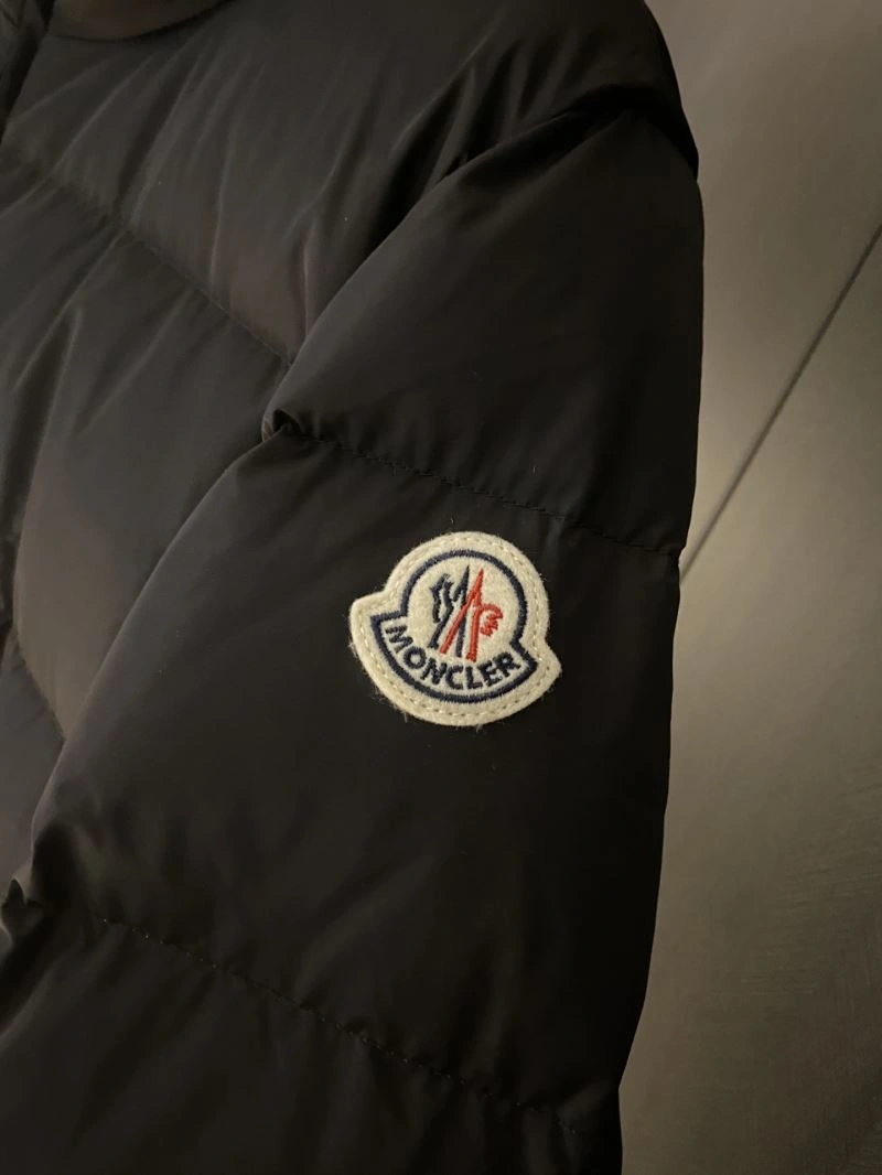 Moncler Down Jackets Bold 144322