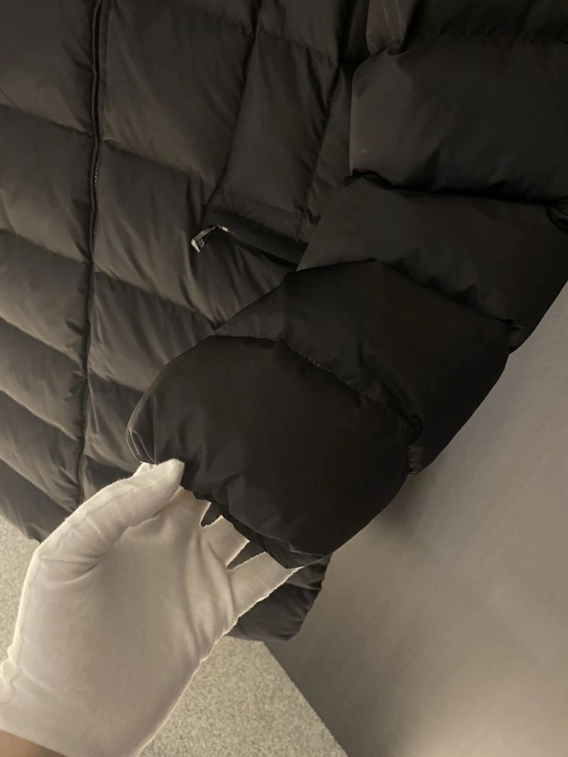 Moncler Down Jackets Bold 144322