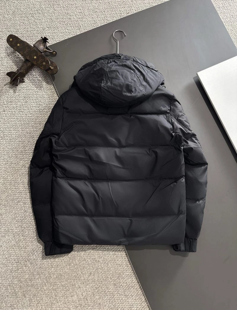 EyeCatching Moncler Down Jackets 144312
