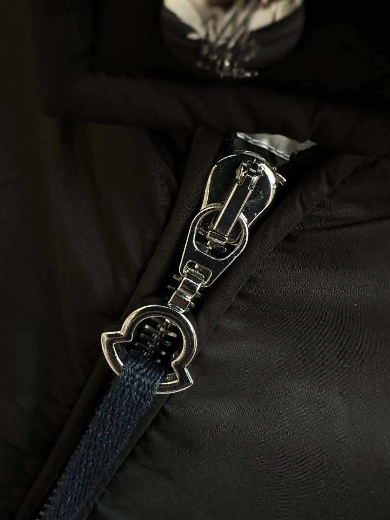 FlexibleFit Moncler Down Jackets 144300