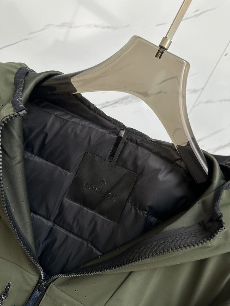 Moncler Down Jackets Snug 144296
