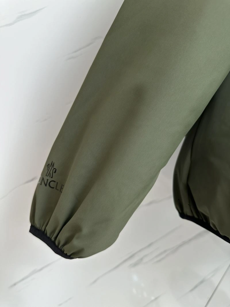 Moncler Down Jackets Snug 144296