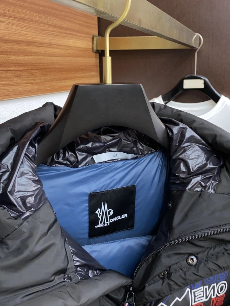 Moncler Down Jackets UrbanChic 144294