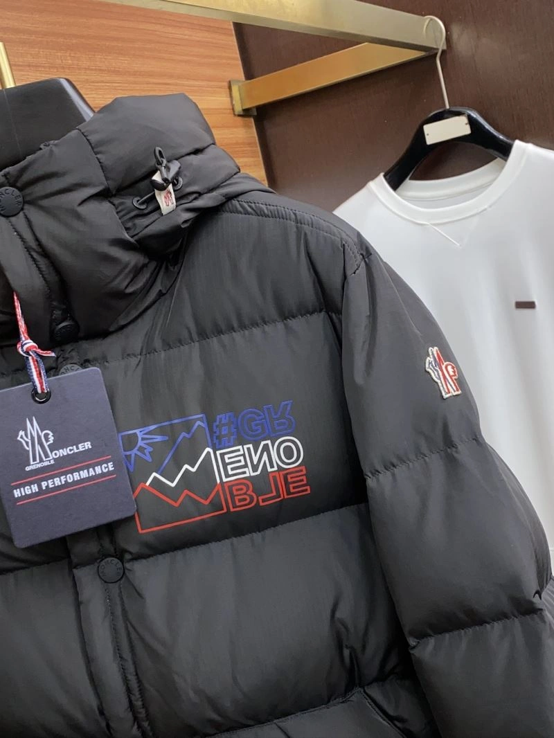 Moncler Down Jackets UrbanChic 144294