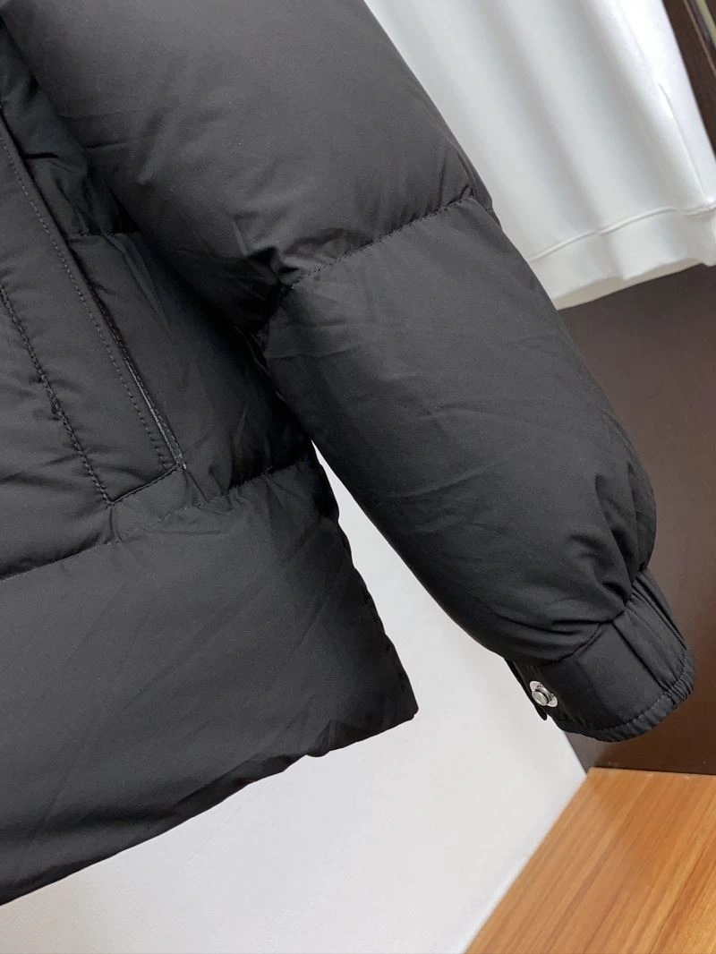 Moncler Down Jackets Supportive 144290