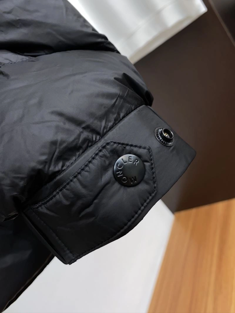 HighQuality Moncler Down Jackets 144297