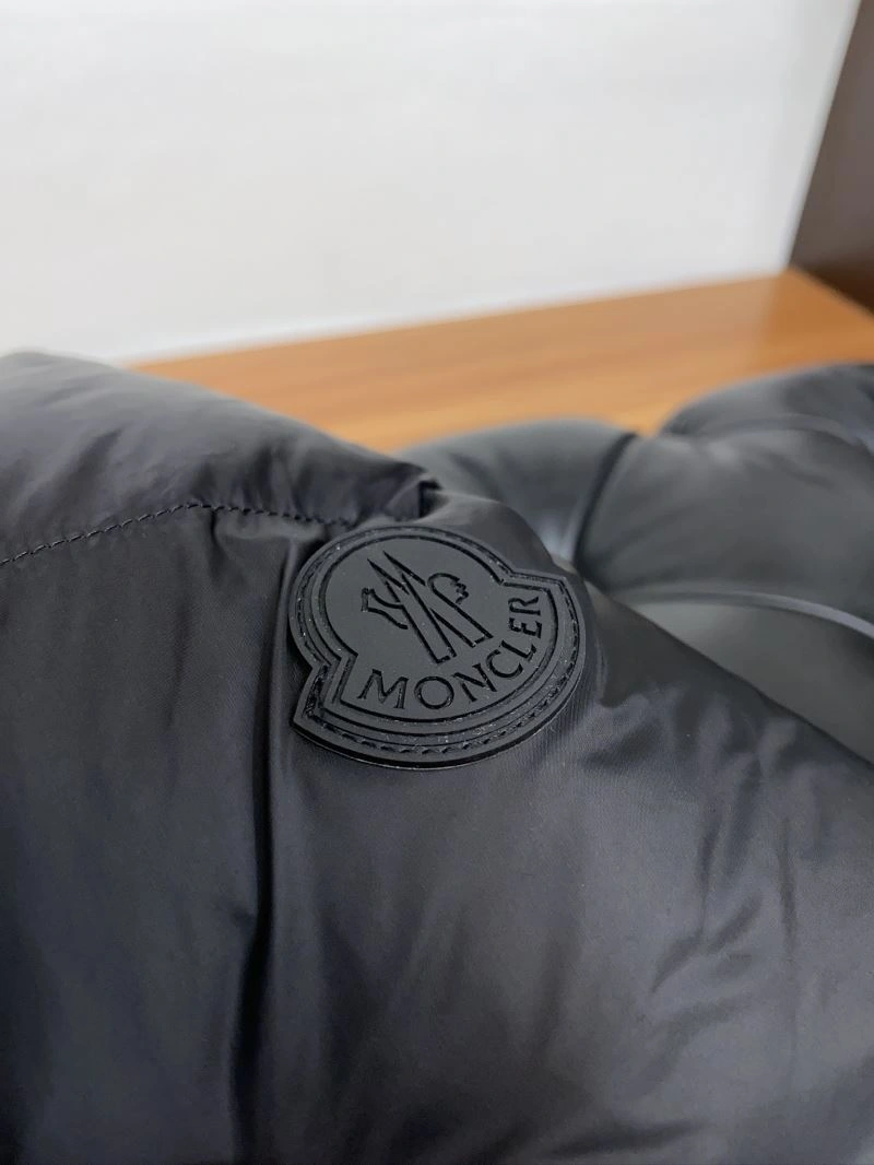 HighQuality Moncler Down Jackets 144297