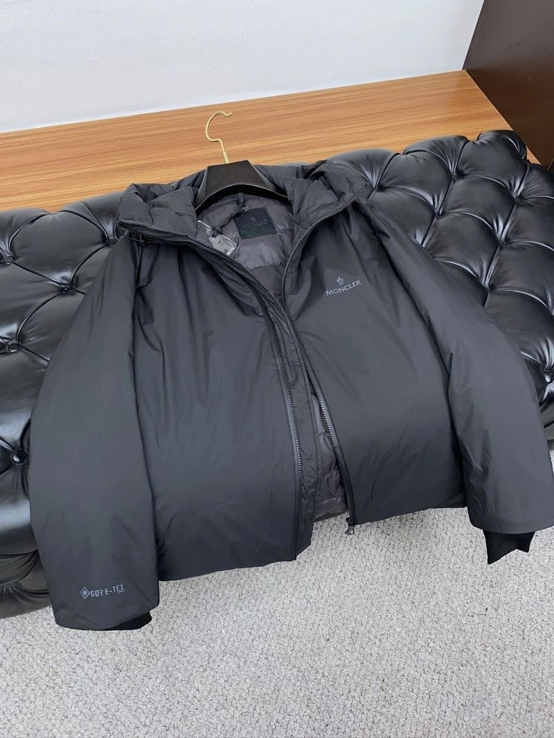 Moncler Down Jackets Durable 144288