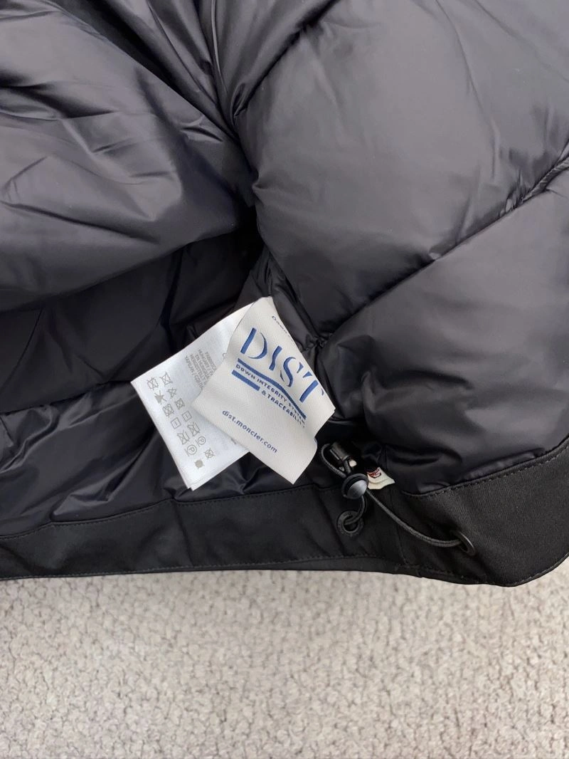Seasonal Moncler Down Jackets 144279