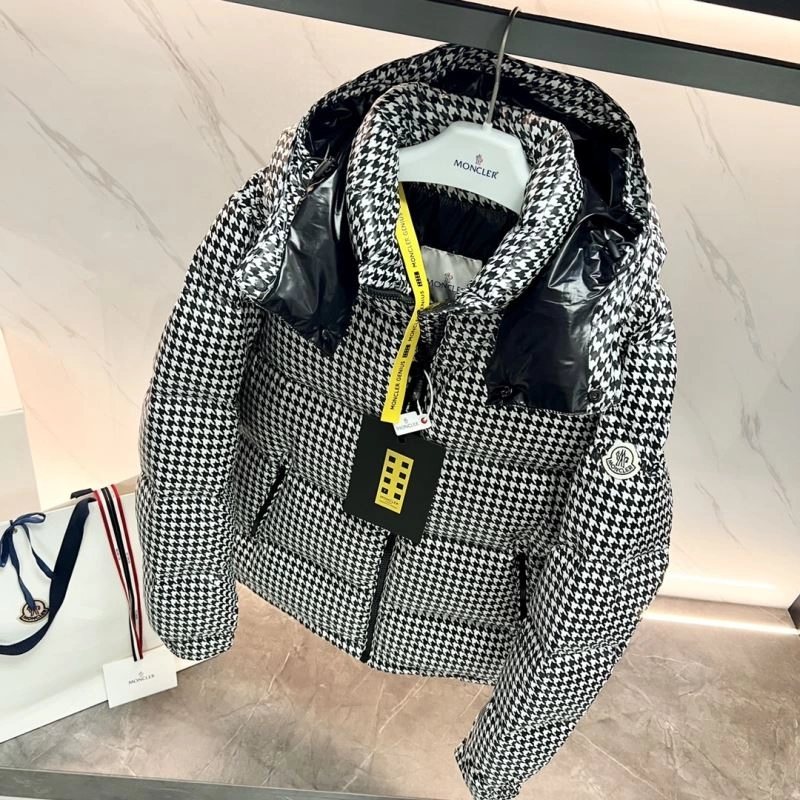 Vibrant Moncler Down Jackets 144280