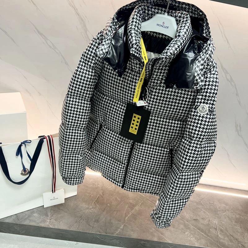 Vibrant Moncler Down Jackets 144280