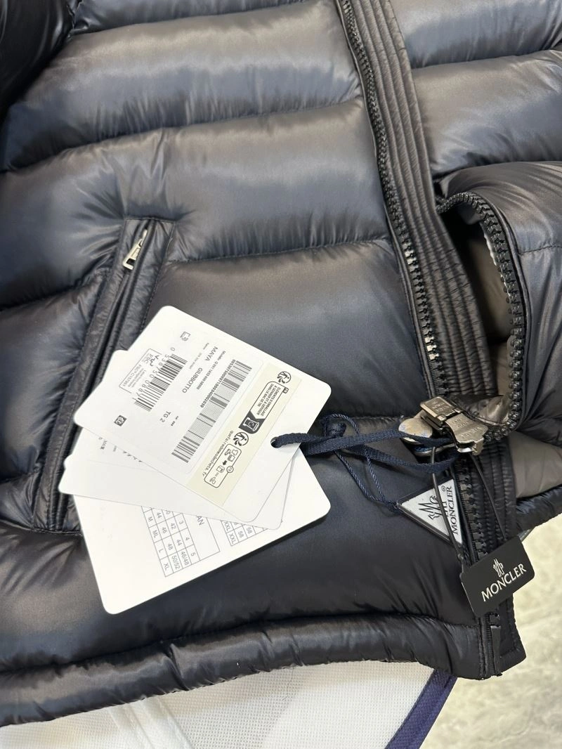 Trendsetting Moncler Down Jackets 144283