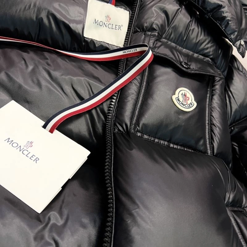 Comfortable Moncler Down Jackets 144273