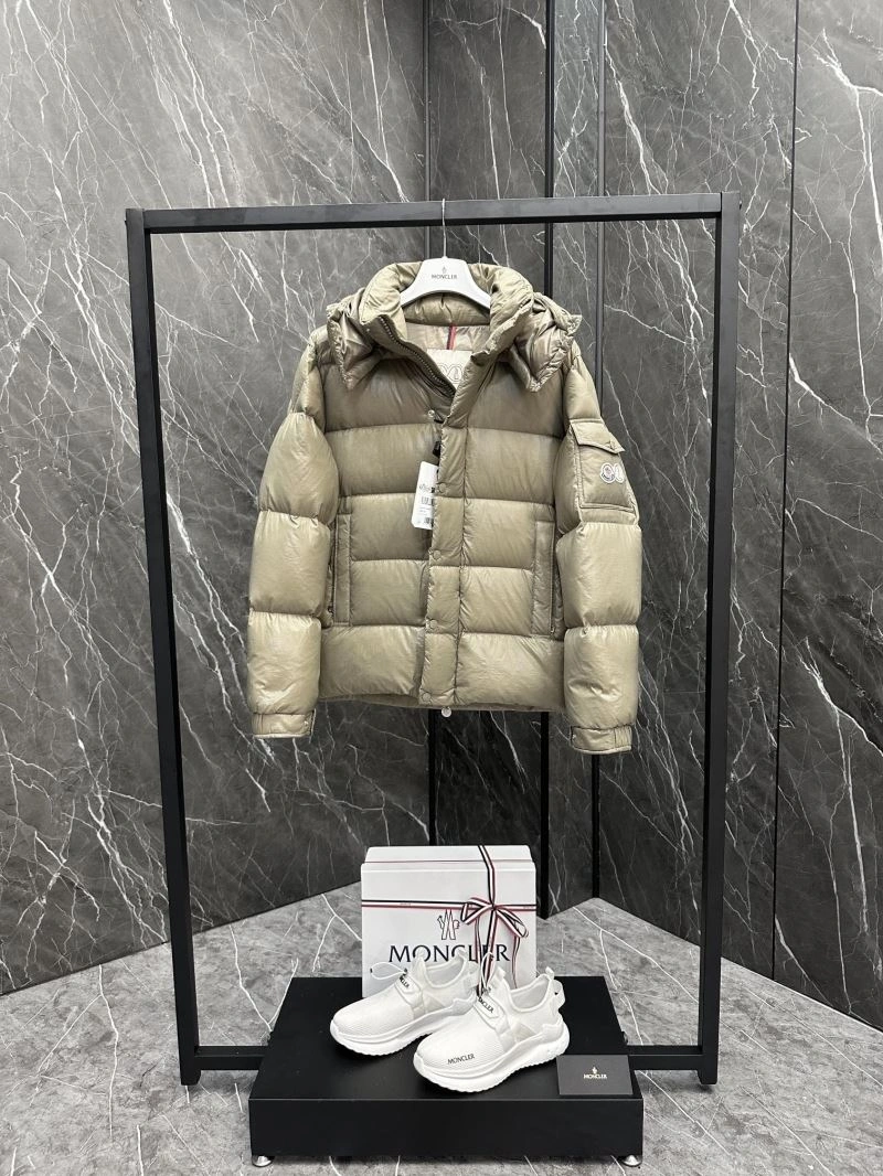 Moncler Down Jackets Snug 144272