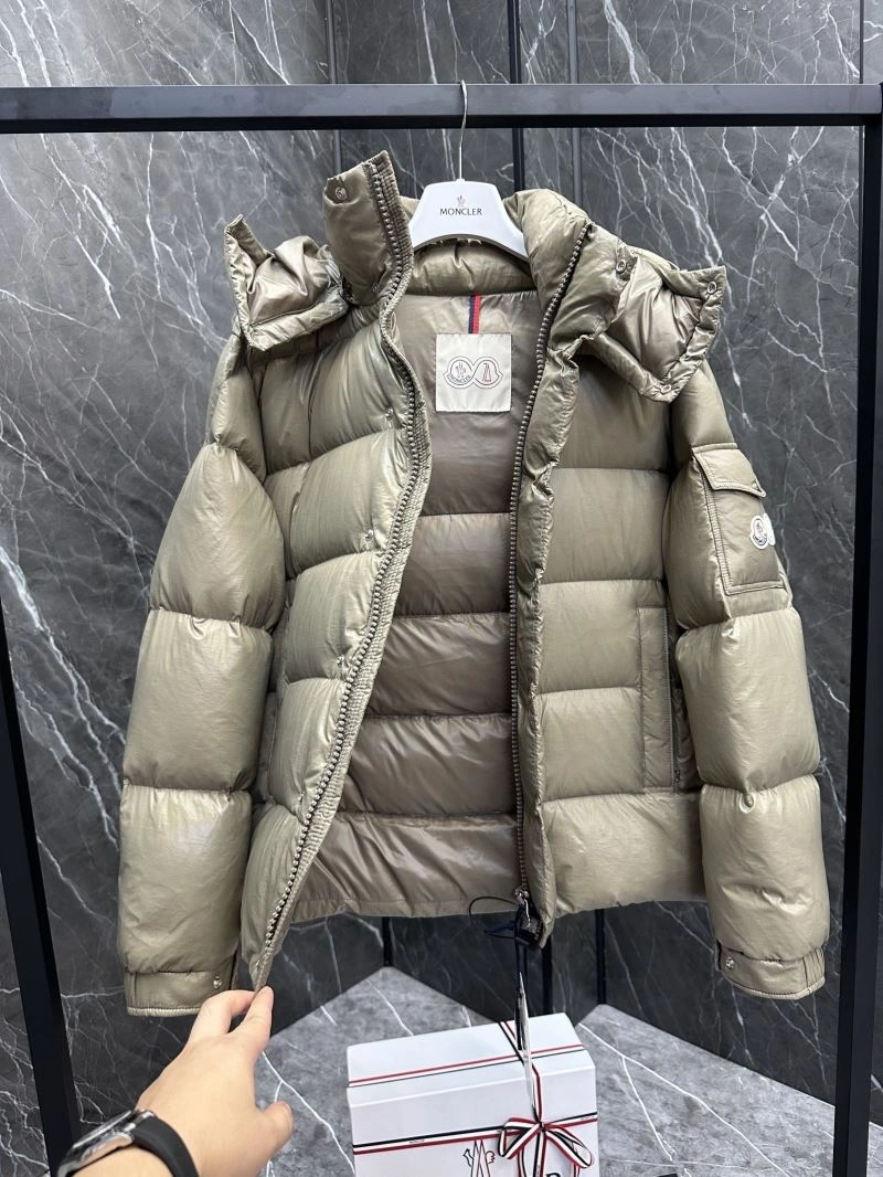 Moncler Down Jackets Snug 144272