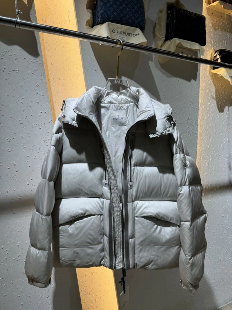 Moncler Down Jackets MultiPurpose 144260