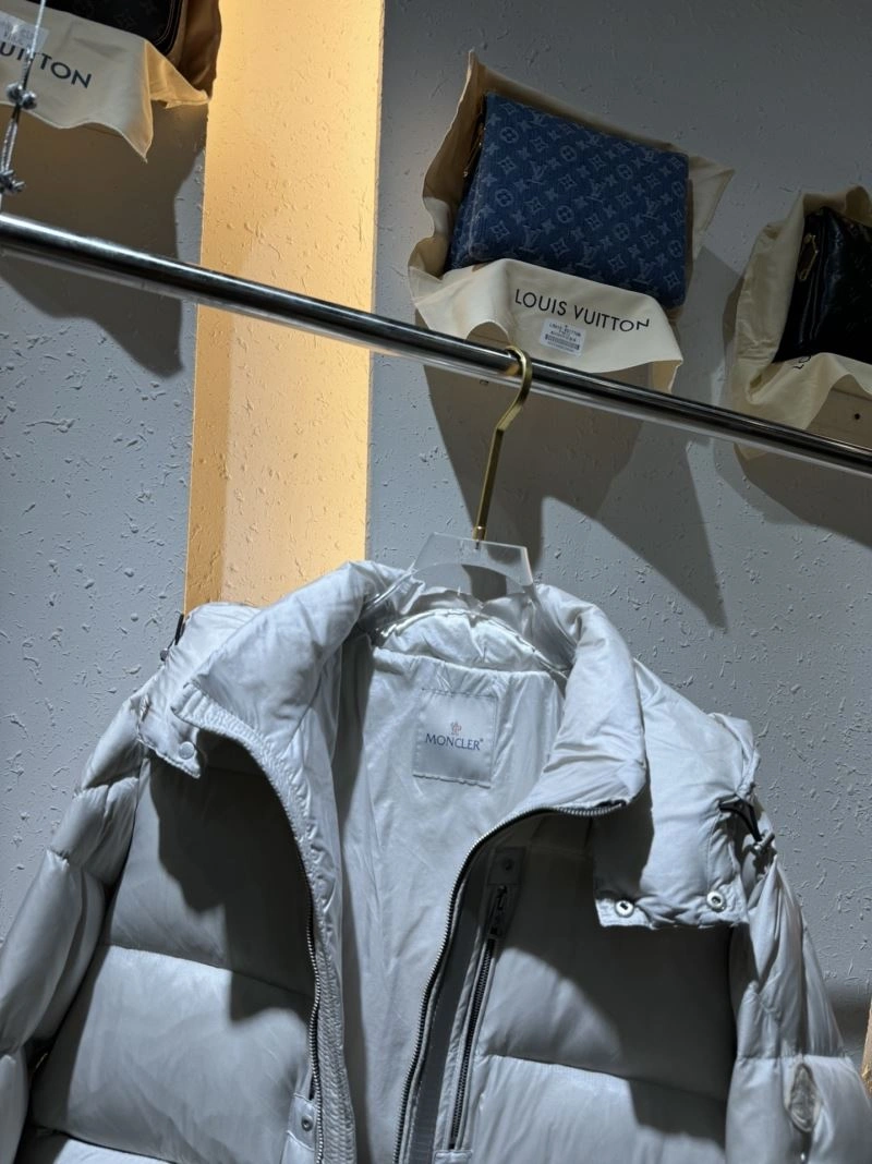 Moncler Down Jackets MultiPurpose 144260