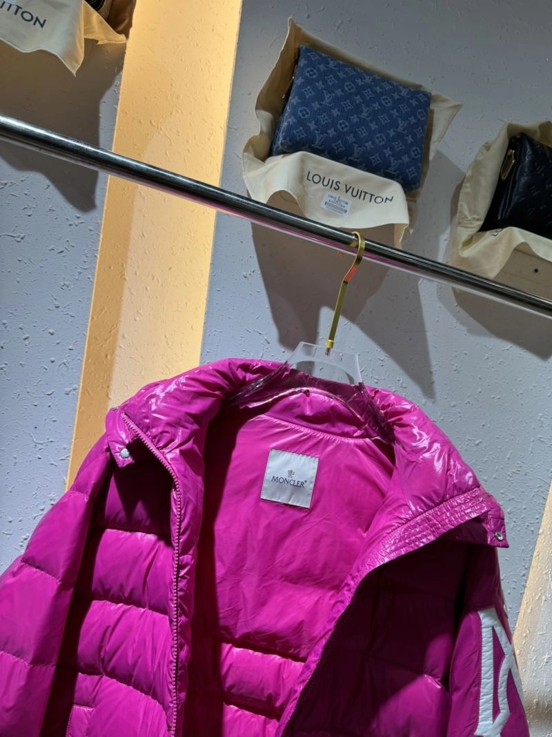 Moncler Down Jackets UrbanChic 144258