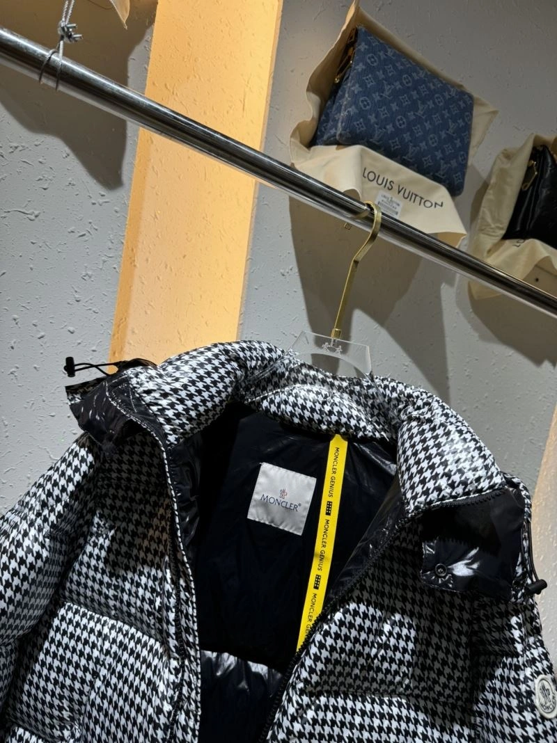 Moncler Down Jackets ComfortFit 144251