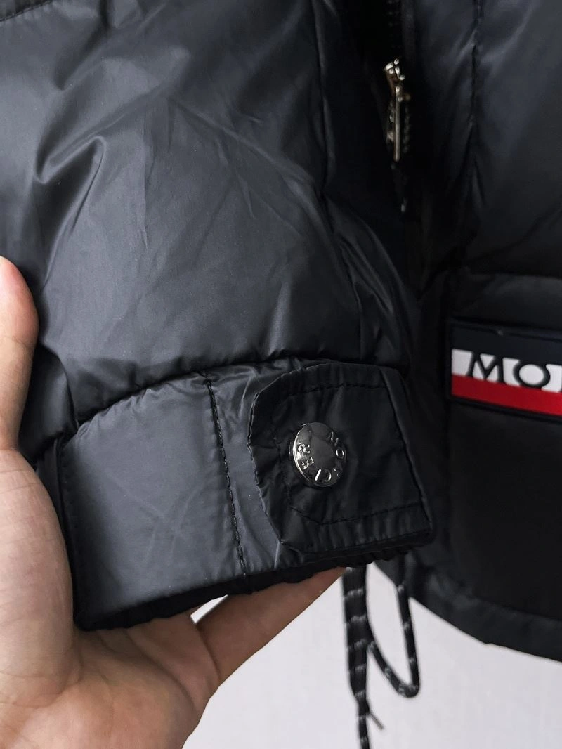 Sustainable Moncler Down Jackets 144243