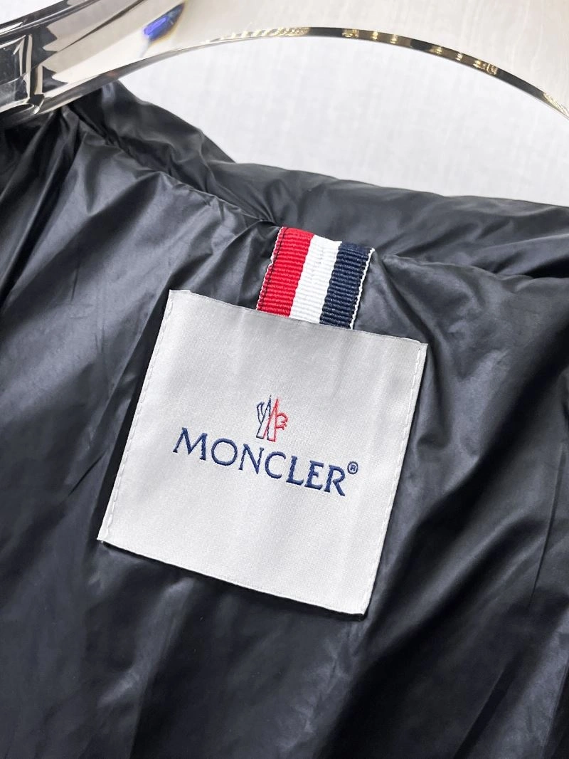 Sustainable Moncler Down Jackets 144243