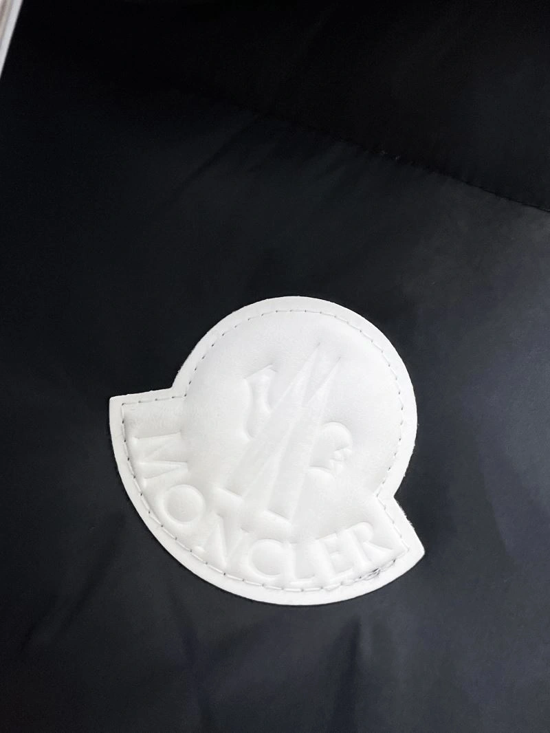 Sustainable Moncler Down Jackets 144243