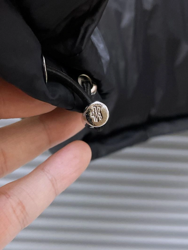 Moncler Down Jackets Original 144241