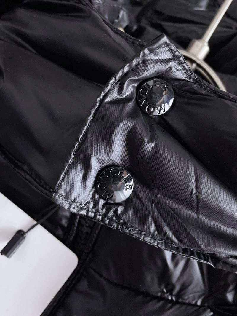 Moncler Down Jackets EasyCare 144237