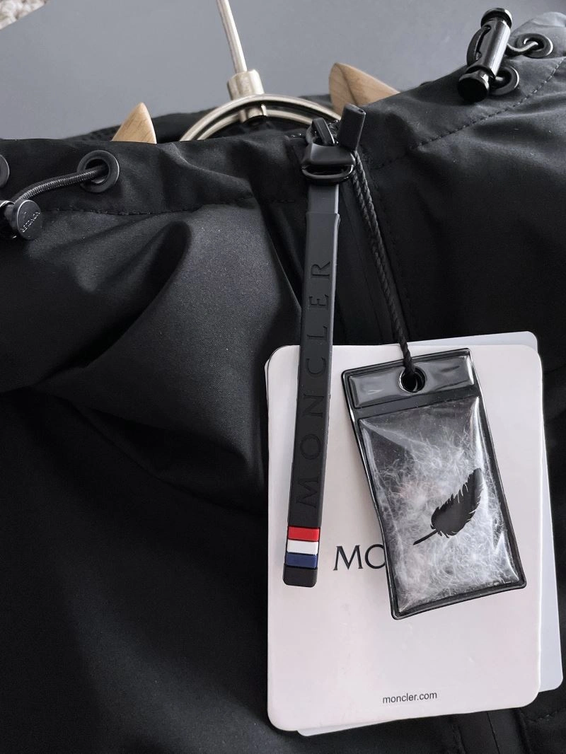 Moncler Down Jackets MultiPurpose 144233
