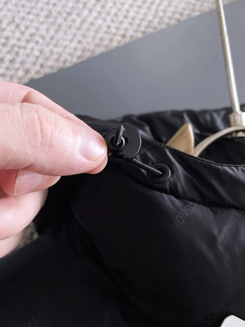 Sleek Moncler Down Jackets 144232
