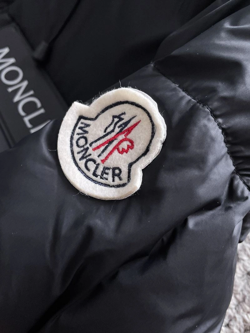 Unisex Moncler Down Jackets 144229
