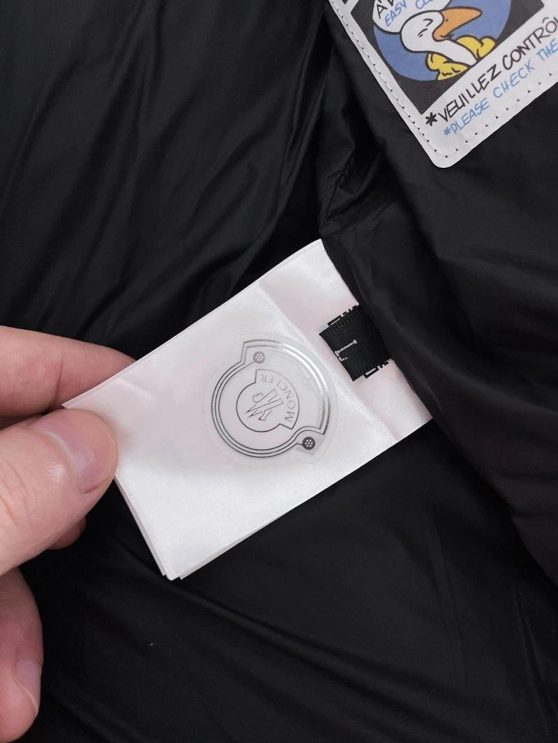 Unisex Moncler Down Jackets 144229