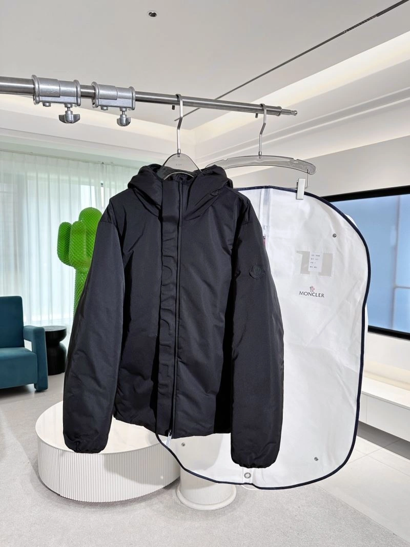 Moncler Down Jackets Chic 144221
