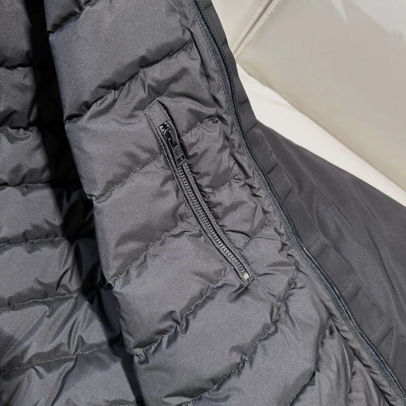 Moncler Down Jackets Chic 144221