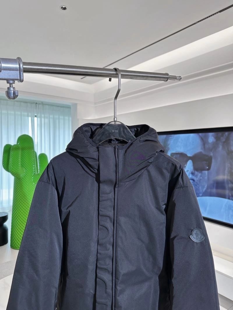 Moncler Down Jackets Chic 144221