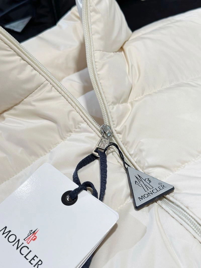 Moncler Down Jackets Colorful 144208