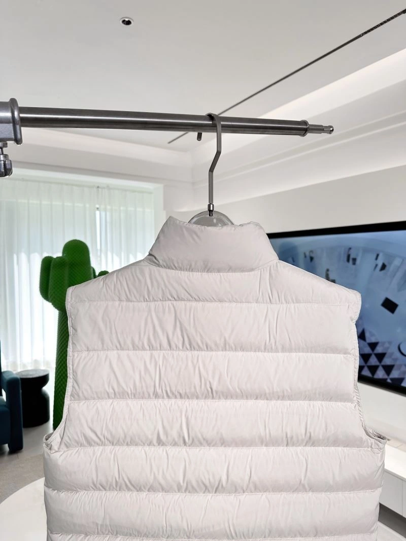 Moncler Down Jackets Colorful 144208