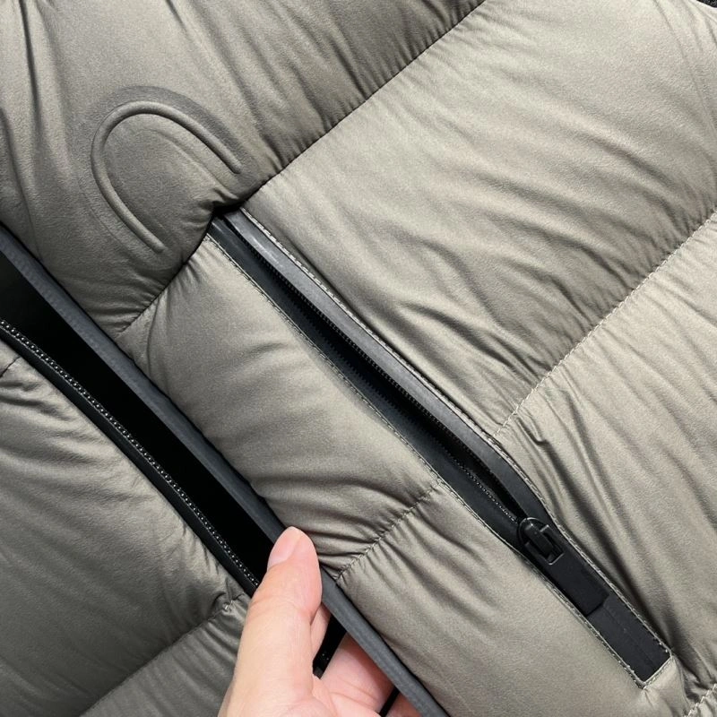 Tailored Moncler Down Jackets 144211