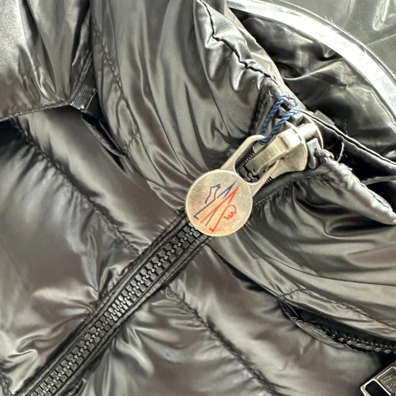 Breathable Moncler Down Jackets 144210