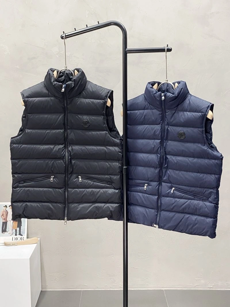 Moncler Down Jackets Sophisticated 144200