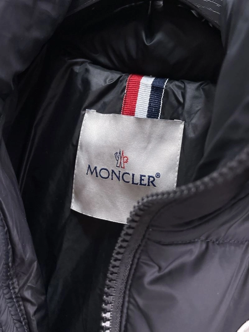 Comfortable Moncler Down Jackets 144203