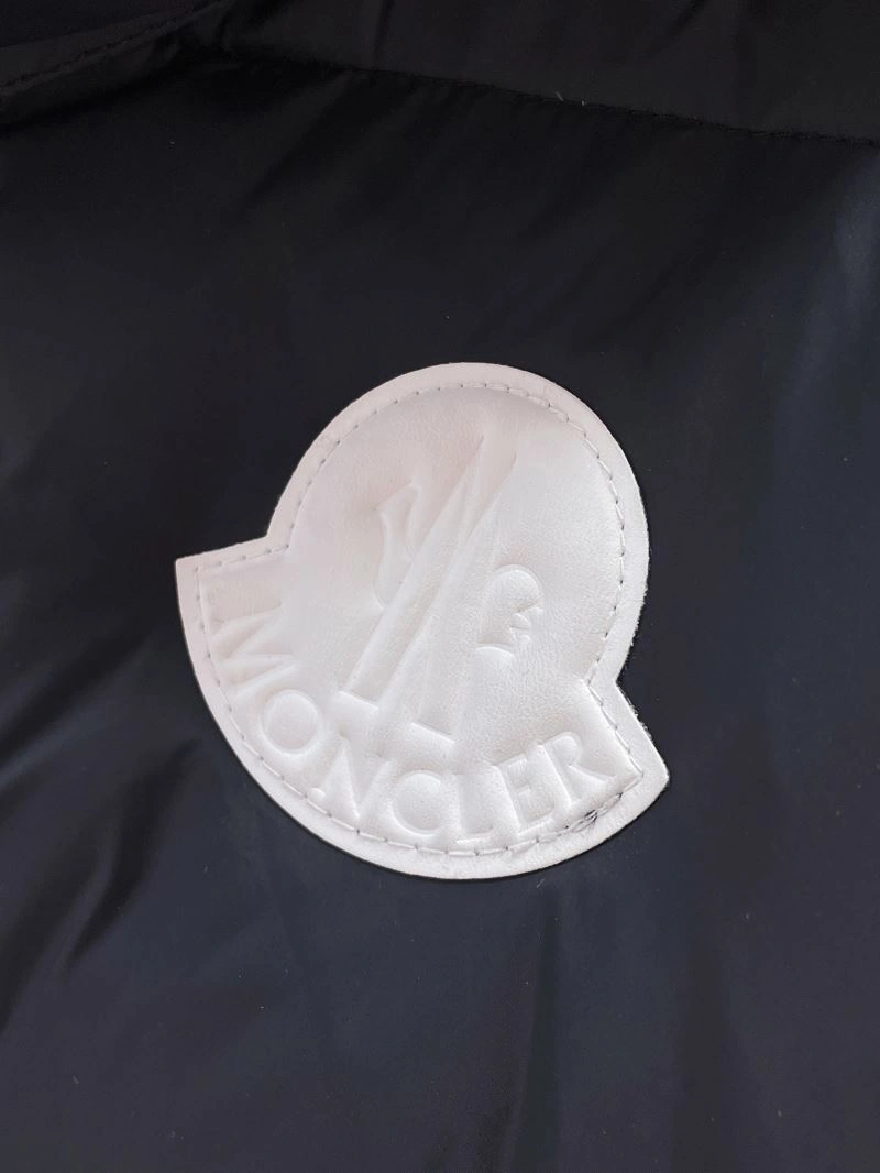 Comfortable Moncler Down Jackets 144203