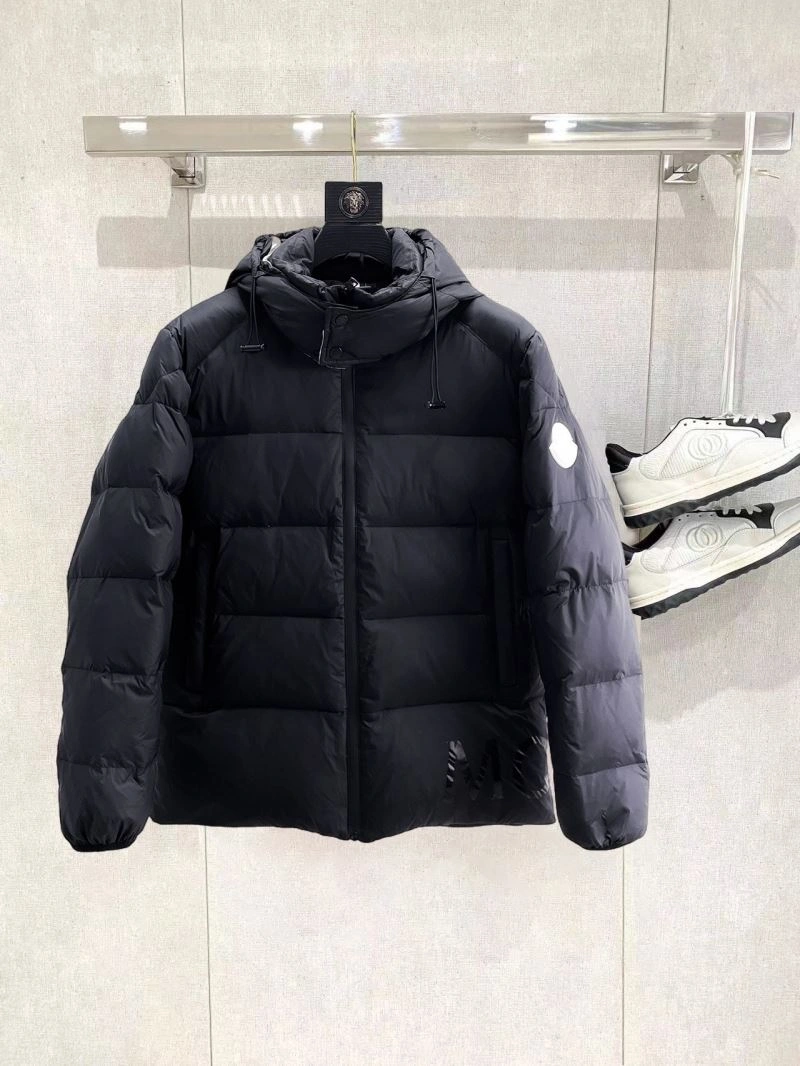 Moncler Down Jackets Vibrant 144199