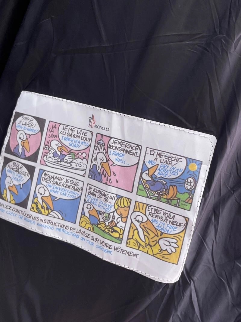 Moncler Down Jackets Vibrant 144199