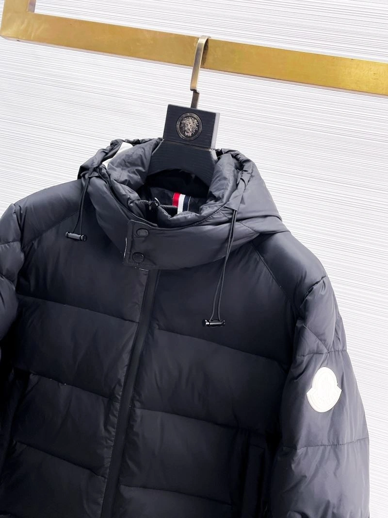 Moncler Down Jackets Vibrant 144199